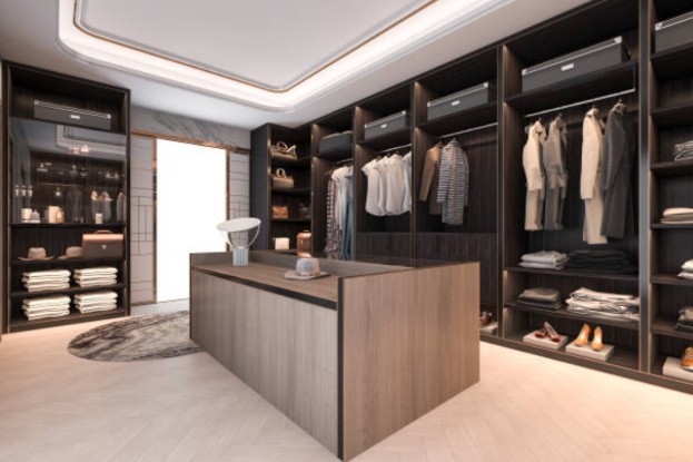 Why Fort Lauderdale Homes Require Custom Closet Design
